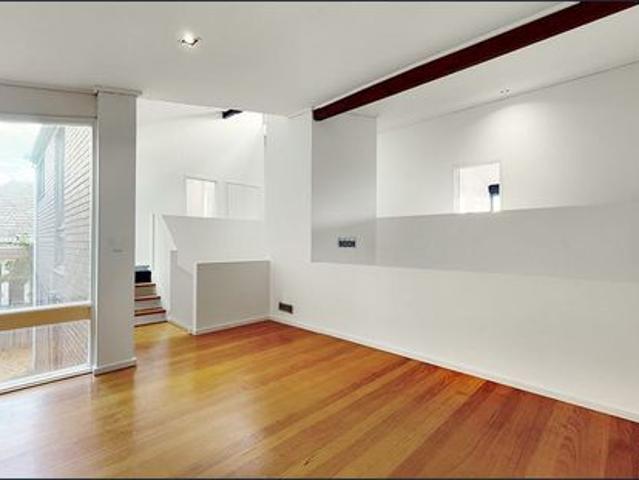 Located in the Exclusive Studley Park Precinct