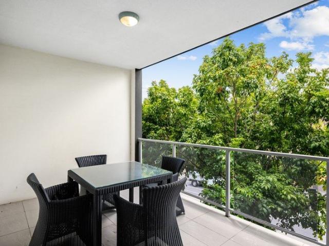 Located in the heart of Fortitude Valley being a stone throw away from New Farm, James Street