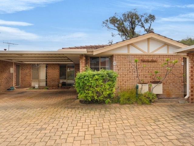 LOCATED IN THE HEART OF ROCKINGHAM, CLOSE TO ALL AMENITIES!