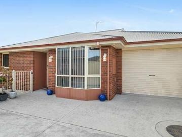 House for sale in Tasmania - Garden