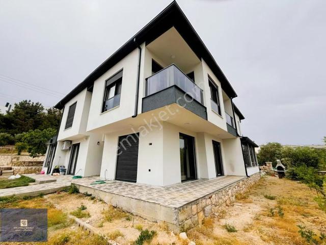 Locate'den Mordoğan Merkez Plaja Yürüme Mesafesi Kiralık 1+1