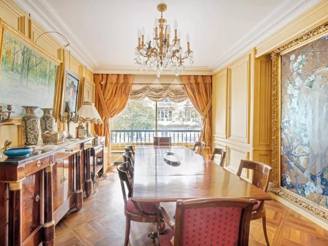 Location 4 chambres Emile Deschanel Vue Tour Eiffel Climatisation Bail Code Civil