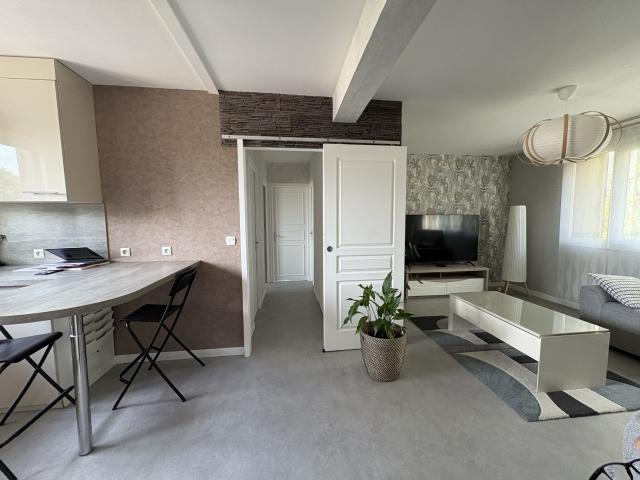 LOCATION 4 PIECES LES CLAYES SOUS BOIS