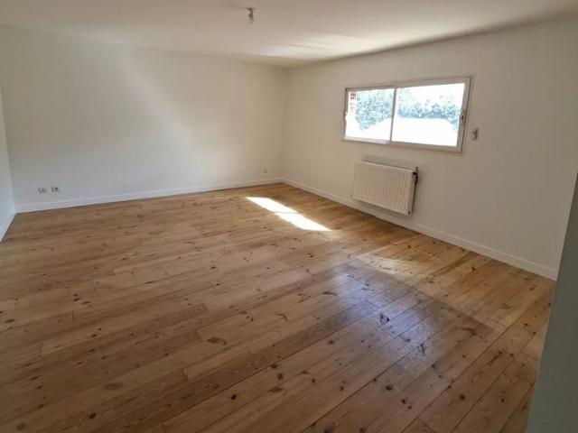 Location | 5 pièces | 168.07m²