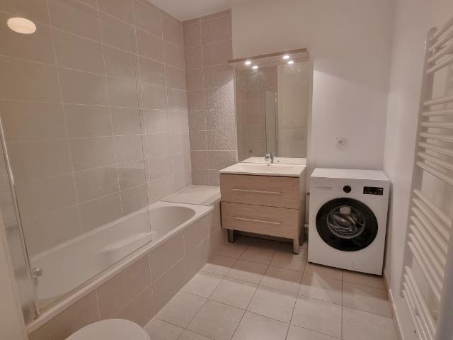 LOCATION 69001 LYON CROIX ROUSSE APPARTEMENT T1 D'EXCEPTION MEUBLE PROCHE TRANSPORTS ET COMMERCES