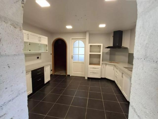 Location | 6 pièces | 177.56m²
