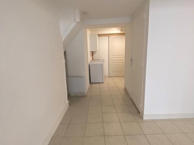 Location 7MN CASTELNAUDARY STUDIO ENTIÈREMENT RÉNOVÉ DANS LA COMMUNE DE VILLEPINTE