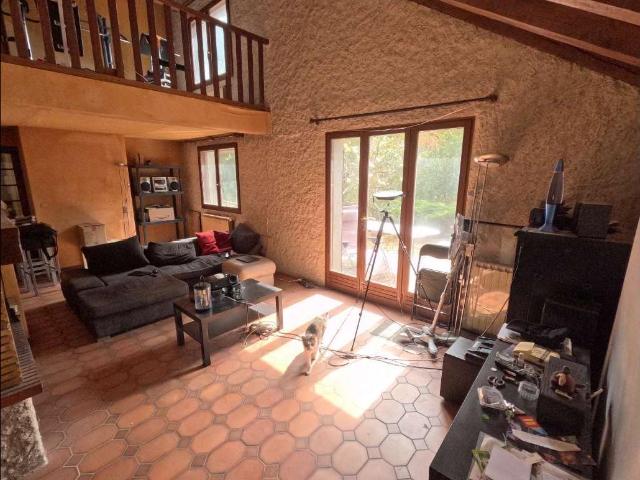 Location 8 pièces meublée de 187 m² à Chamarande