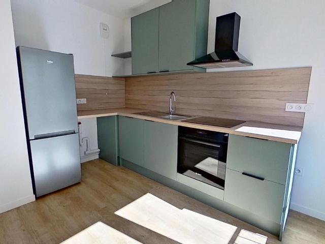 Location 8 rue du Docteur Socrate Saint Ouen sur Seine 93400 104 T3 Non meublé 1695.8 €CC Plusse