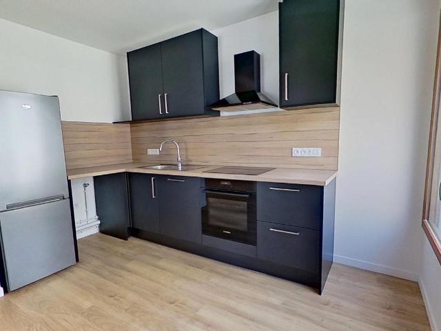 Location 8 rue du Docteur Socrate Saint Ouen sur Seine 93400 101 T4 Non meublé 1867.1 €CC Plusse
