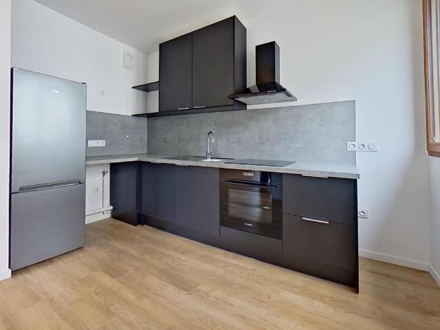 Location 8 rue du Docteur Socrate Saint Ouen sur Seine 93400 204 T3 Non meublé 1695.8 €CC Plusse