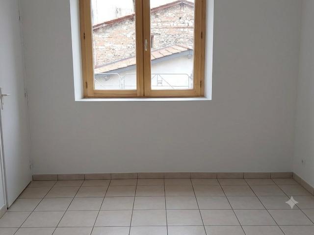 LOCATION 01600 TREVOUX APPARTEMENT DUPLEX T2 CENTRE VILLE ET PROCHES COMMERCES