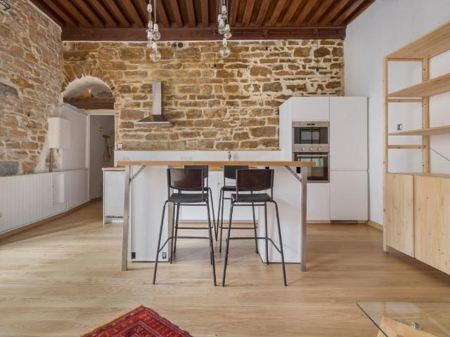 Location 15 rue Magneval Lyon 69001 T3 Meublé 1250 €CC Plusse