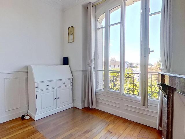 Location 16 avenue de la République Courbevoie 92400 T3 Meublé 1690 €CC Plusse