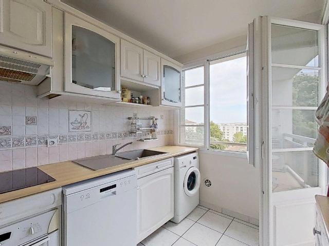 Location 173 avenue Barthélemy Buyer Lyon 69005 9eme etage T5 Meublé 1190 €CC Plusse