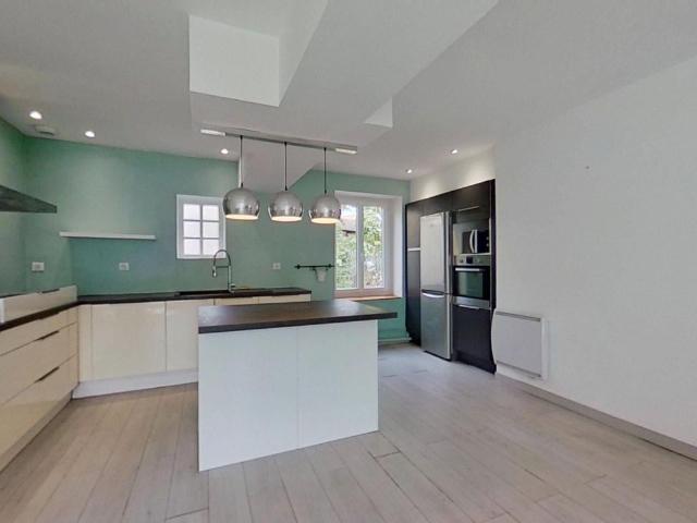 Location 36 route de Paris Charbonnières les Bains 69260 Maison Meublée 1555 €CC Plusse