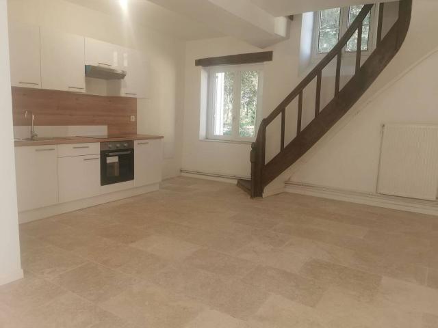 Location 3 chambres dans dépendances chateau
