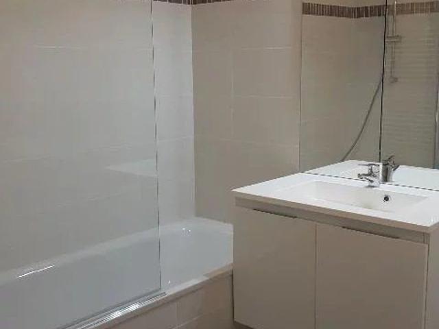LOCATION 3 PIECES RECENT VILLIERS SUR MARNE BALCON ET 2 STATIONNEMENT