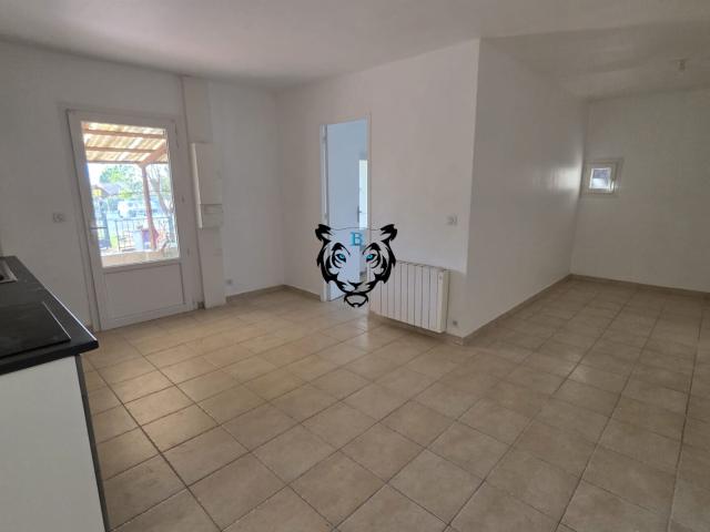 LOCATION T3 AVEC JARDIN PUGET SUR ARGENS
