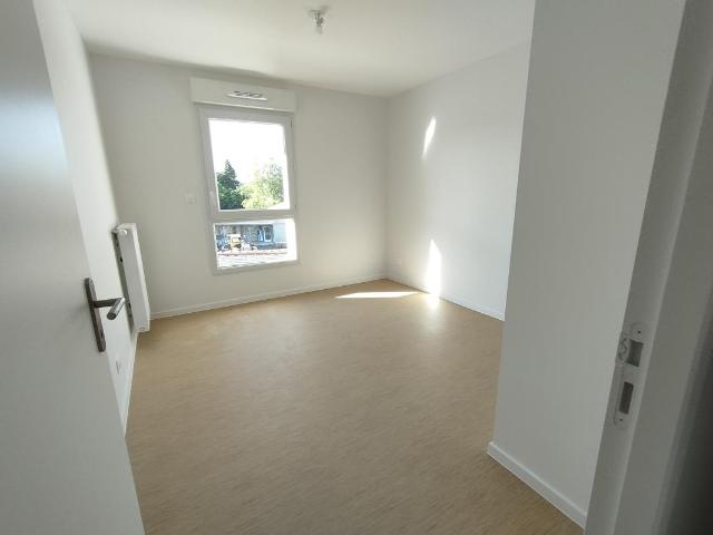 LOCATION T3 GESTE