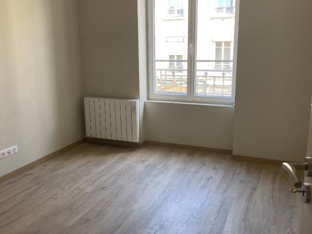 LOCATION T3 OULLINS