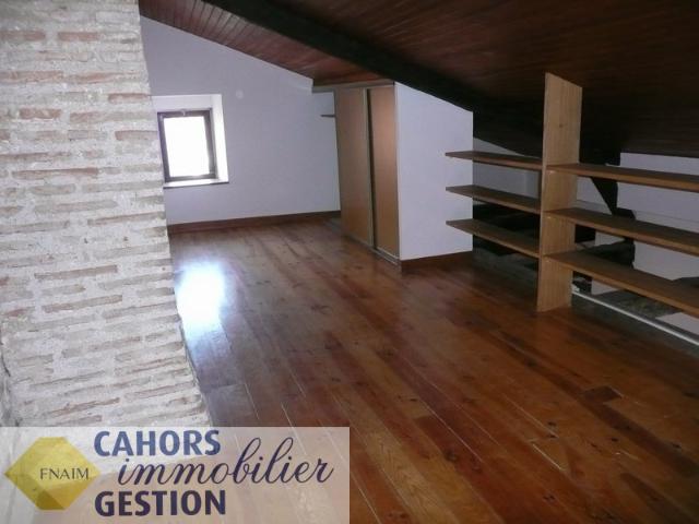 Location T1 AVEC MEZZANINE CŒUR DE VILLE CAHORS | CAHORS IMMOBILIER GESTION