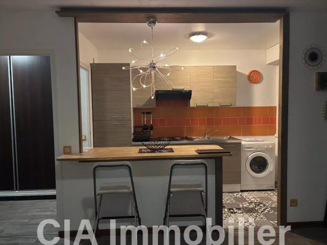 Location T1 meublé – Centre ville d’Annemasse – Balcon & station