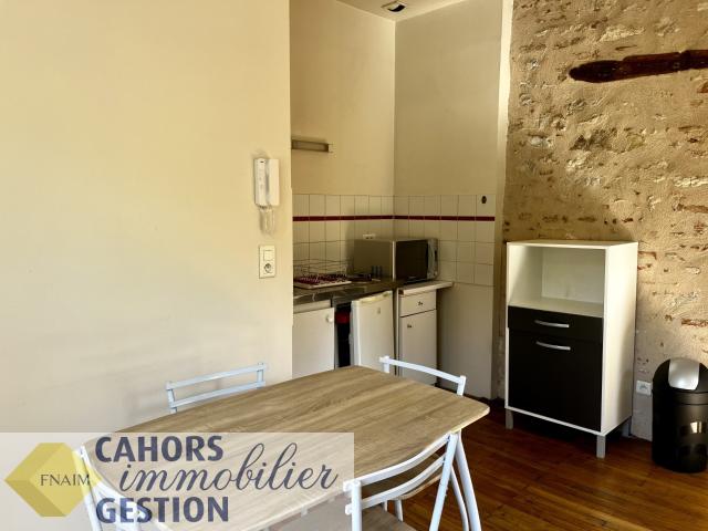 Location T1bis MEUBLÉ CŒUR DE VILLE CAHORS | CAHORS IMMOBILIER GESTION