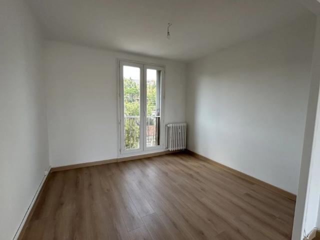 Location T2/3 vide avec balcon Rénové 2026
