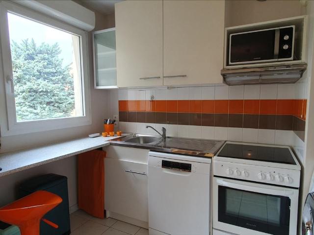 location t2 43 m² nanterre 92000