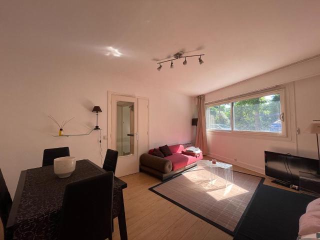 location t2 47 m² paris 75014