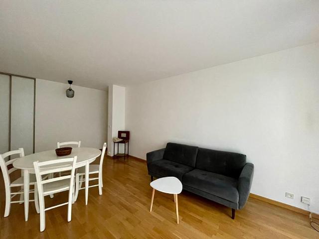 location t2 44 m² paris 75015