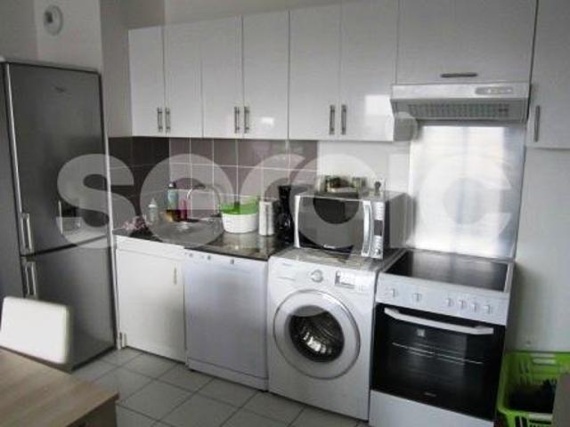location t2 46 m² cergy 95800