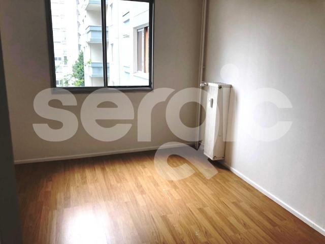 location t2 52 m² la madeleine 59110