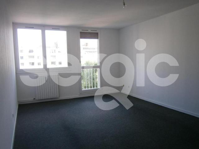 location t2 57 m² la madeleine 59110