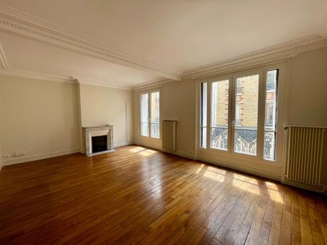 location t2 56 m² paris 75014