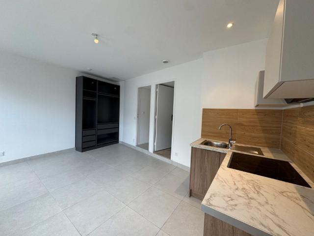 LOCATION T2 35M² Refait à neuf Vienne limite pont evêque Vienne 38200 Le bien en vidéo