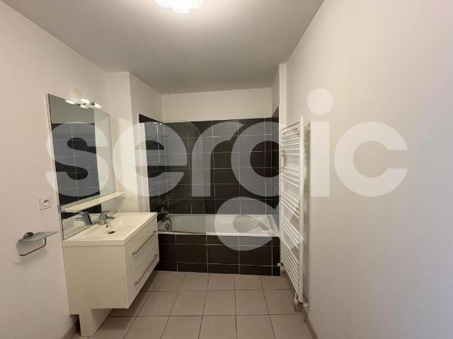 location t2 38 m² nantes 44300