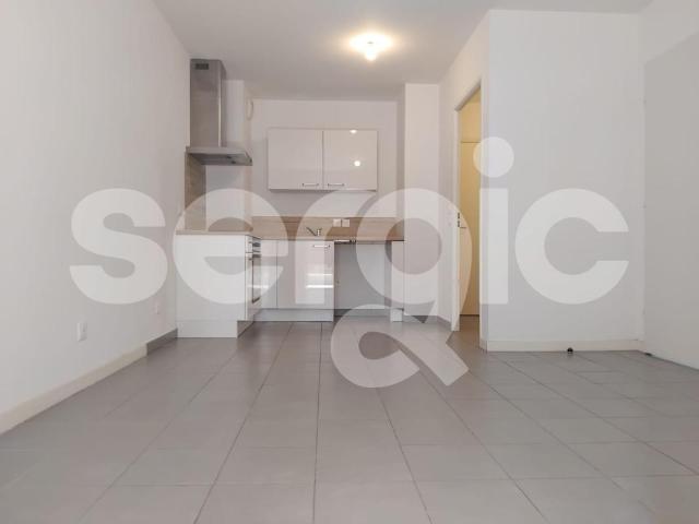 location t2 38 m² vallauris 06220