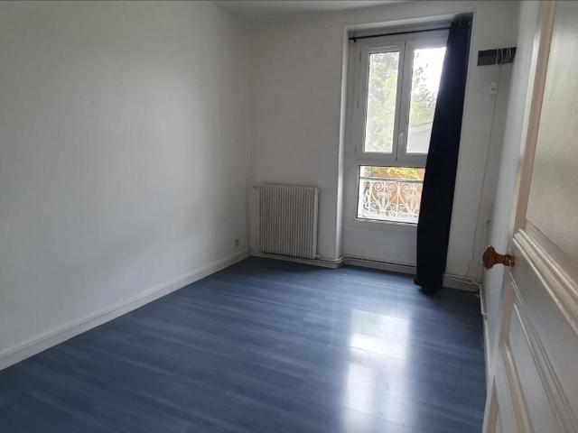location t2 39 m² nanterre 92000