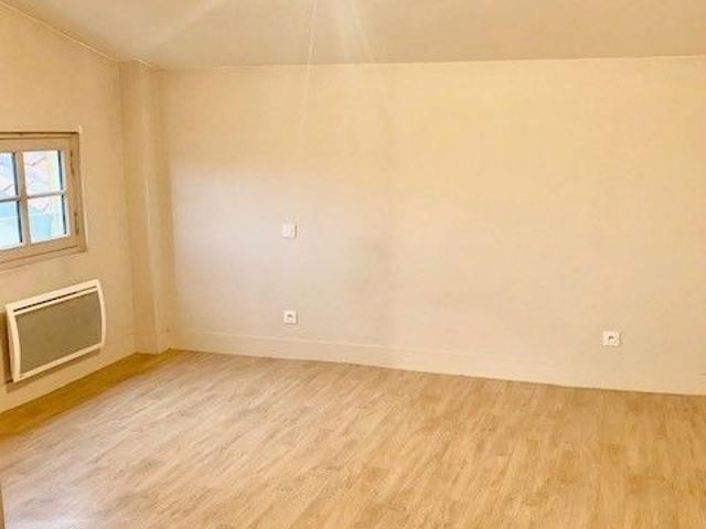 Location T2 duplex Esquirol 52.26m², 31