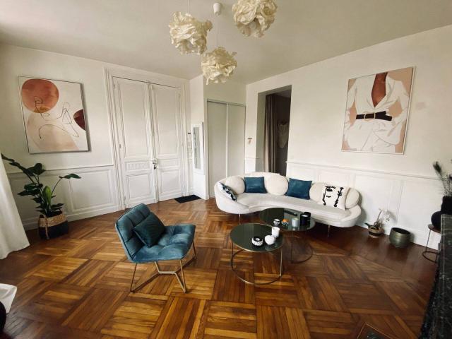 Location T2 longue durée meublée De particulier à particulier Dispo dès le 01 novembre Bail meublé de 1 an renouvelable 1000€