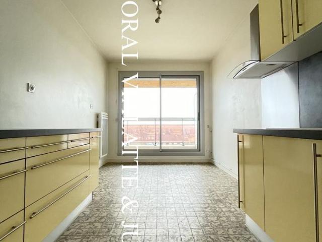 LOCATION T2 MEXIMIEUX