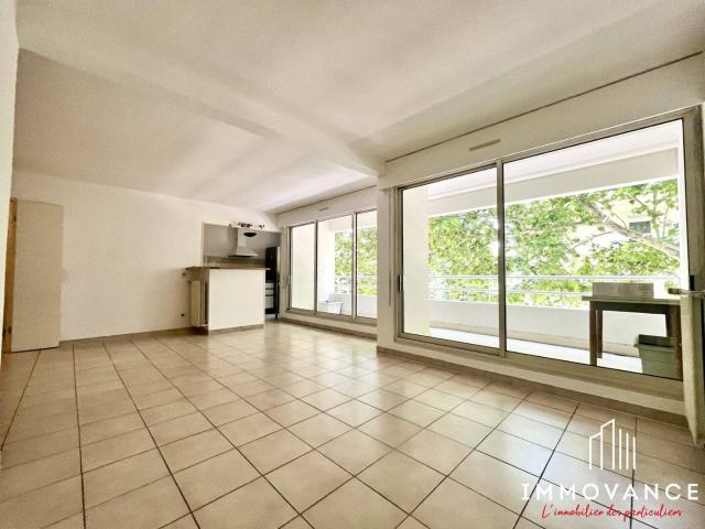 LOCATION T2 NON MEUBLE ASCENSEUR TERRASSE PARKING ANTIGONE