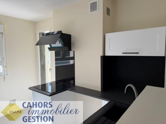 Location T2 RÉNOVÉ TERRASE & PARKING ST GEORGES CAHORS | CAHORS IMMOBILIER GESTION