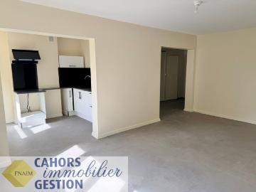 Location T2 RÉNOVÉ TERRASE & PARKING ST GEORGES CAHORS | CAHORS IMMOBILIER GESTION