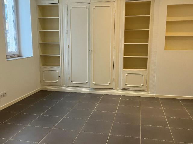 LOCATION T2 SAINT GENIS LAVAL