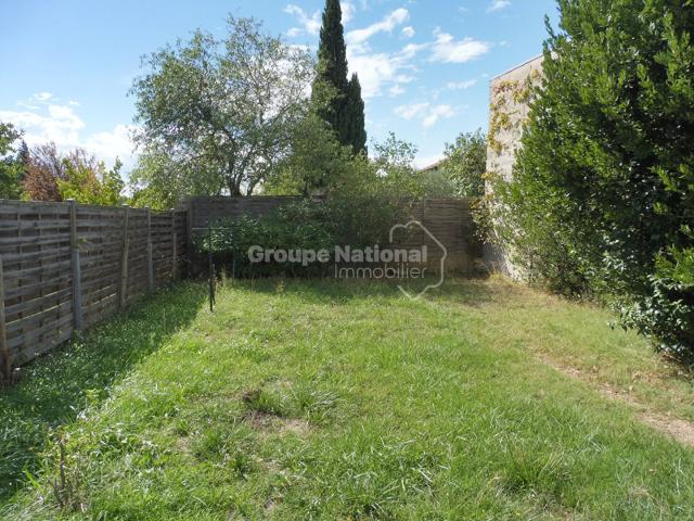 LOCATION T2 SARRIANS AVEC COUR ET JARDINET PROCHE CENTRE VILLE, Sarrians LOCATION T2 SARRIANS AVEC COUR ET JARDINET PROCHE CENTRE VILLE, Sarrians