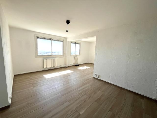LOCATION T3/4 MONTOLIVET 12 ème – Vue mer et collines, étage élevé, calme absolu | Home Invest