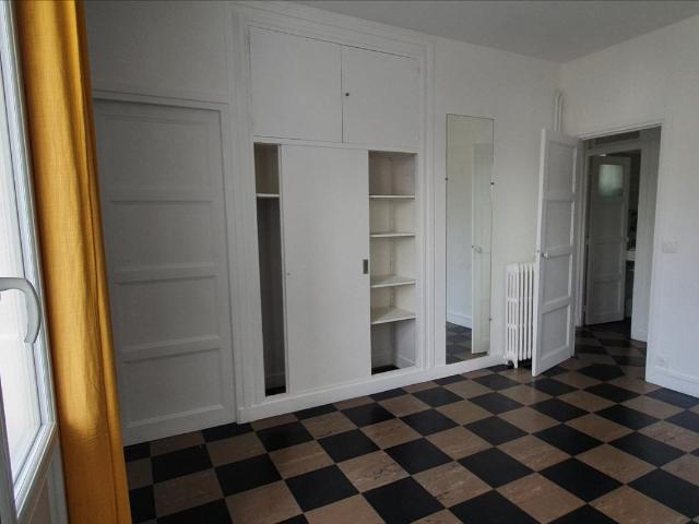 location t4 79 m² nanterre 92000